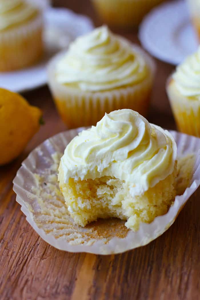 Perfect Lemon Cupcakes - SueBee Homemaker