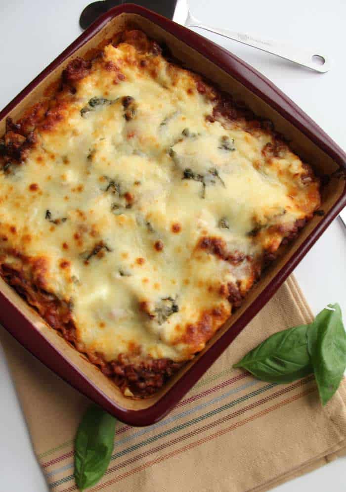 Hearty Lasagna - a meaty, cheesy lasagna perfect for big appetites ...