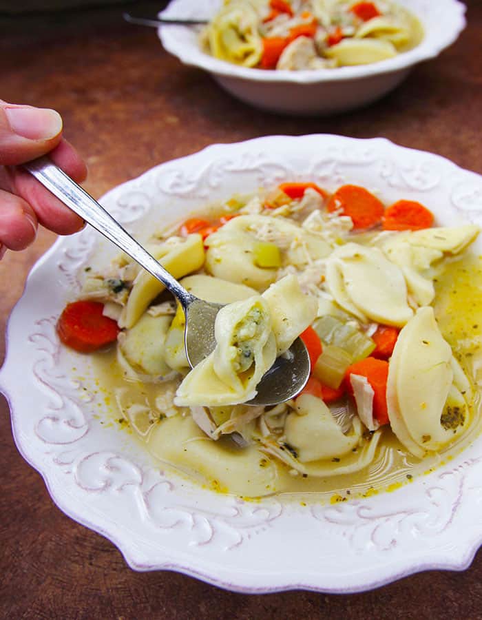 Easy Italian Chicken Tortelloni Soup Suebee Homemaker