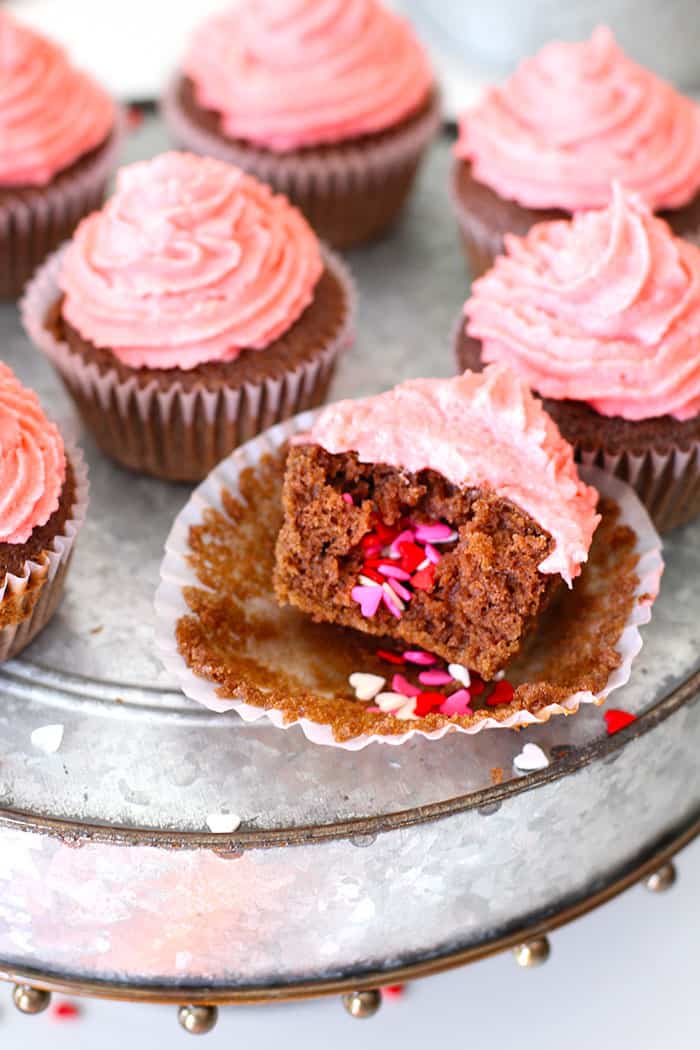 Chocolate Sweetheart Cupcakes - SueBee Homemaker