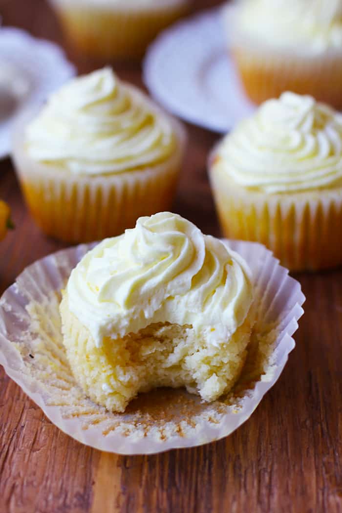 Perfect Lemon Cupcakes - SueBee Homemaker