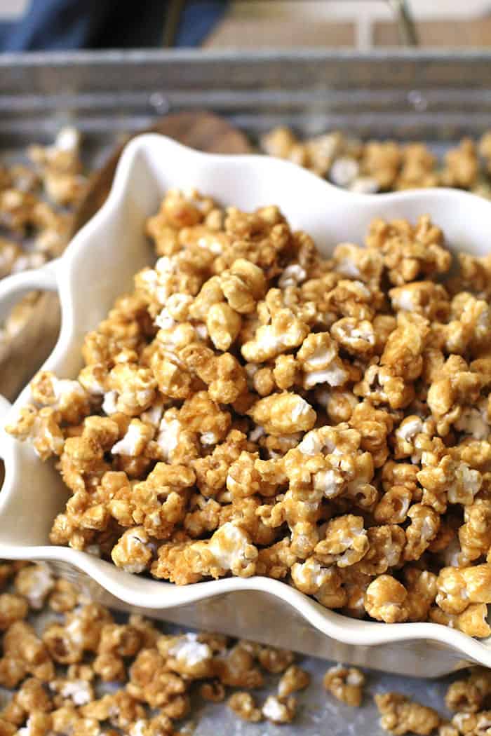 Easy Caramel Popcorn - SueBee Homemaker