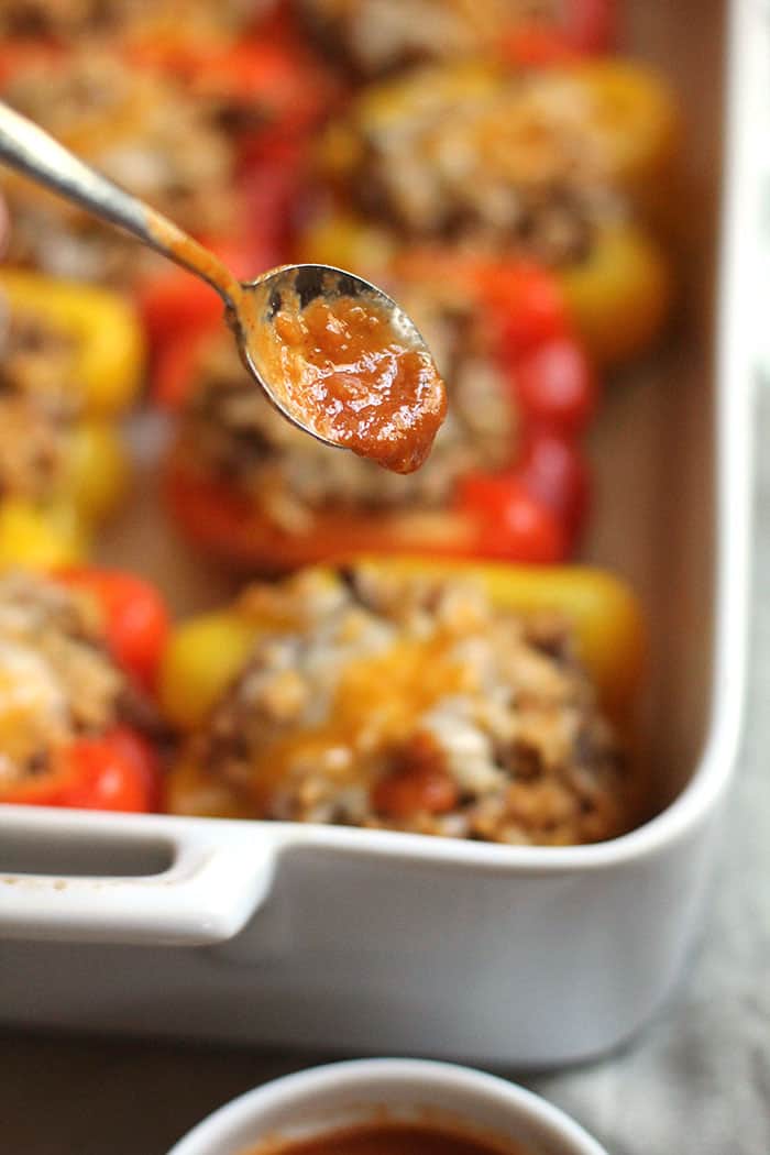 Mexican Beef Stuffed Peppers are not only delicious, but are a colorful "eat with your eyes first" type of food. I love all the flavors in this dish, but you could adapt it to your liking! | suebeehomemaker.com
