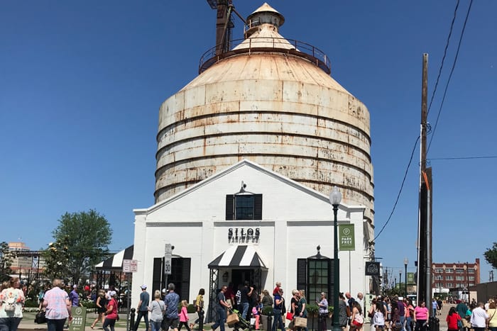 We had a great time at Magnolia Market, supporting the Brave Like Gabe Foundation during the Silos District Marathon. Thank you Gabe, Chip and Jo, and Magnolia for your contribution to rare cancer research! | suebeehomemaker.com