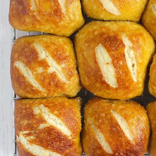 https://suebeehomemaker.com/wp-content/uploads/2020/09/best-homemade-pretzel-rolls-500x500.jpg