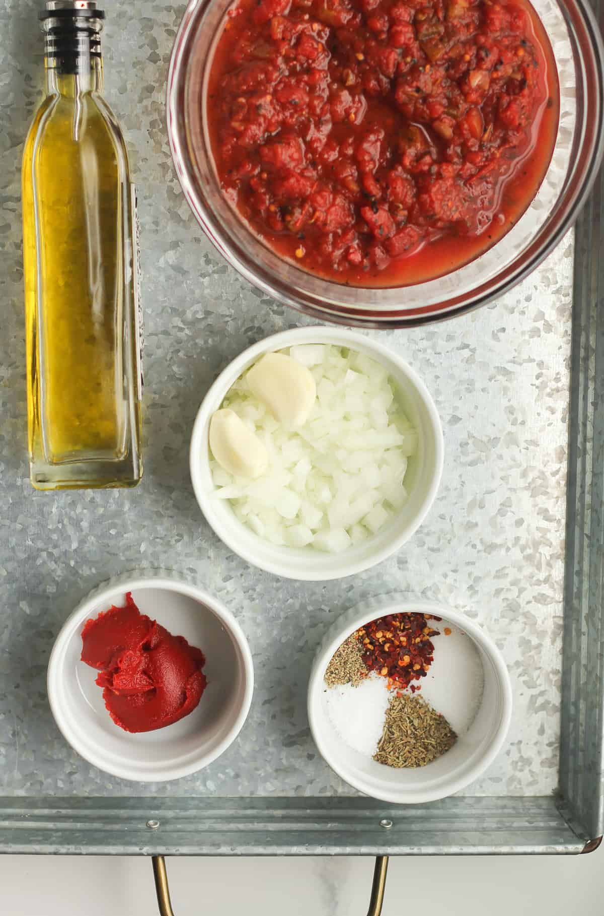 Ingredients for homemade pizza sauce.