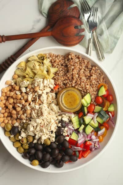 Greek Farro Salad - SueBee Homemaker