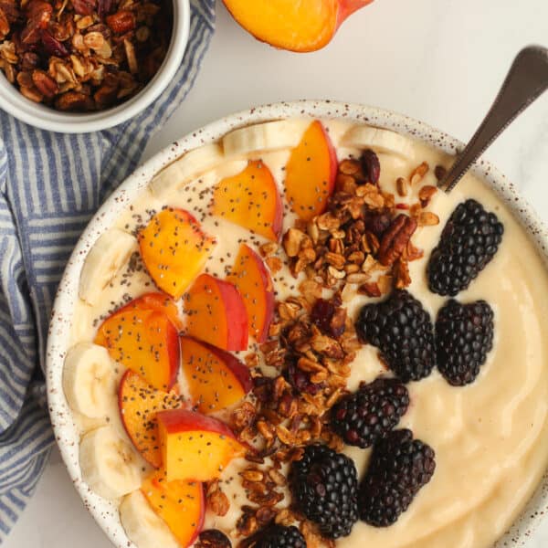 Peach Smoothie Bowls - SueBee Homemaker