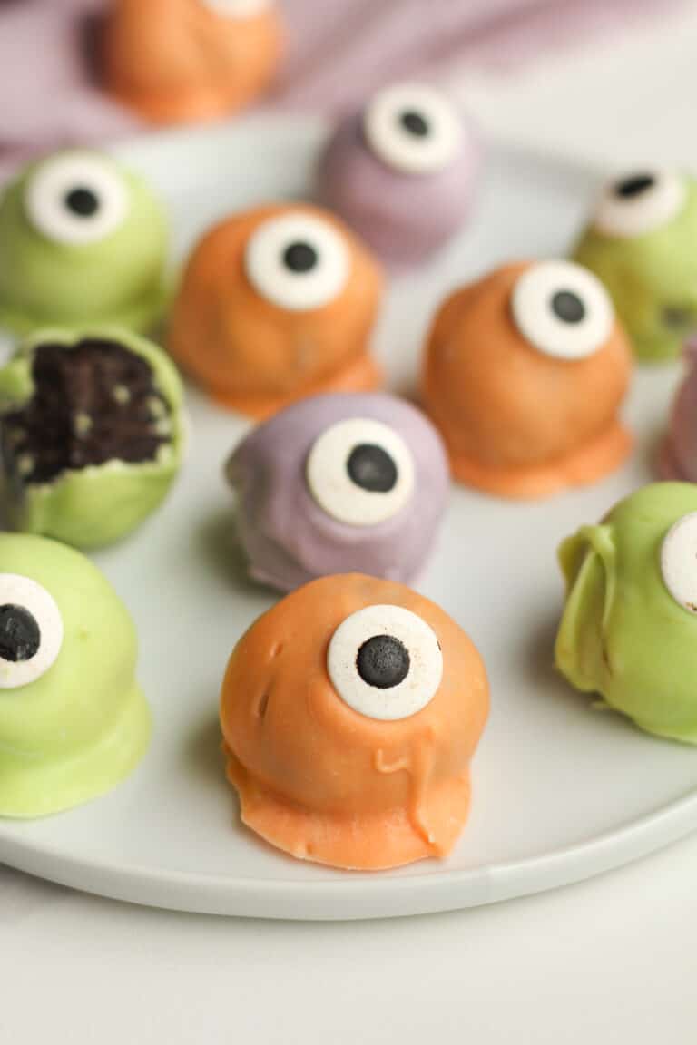 Oreo Cookie Eyeballs