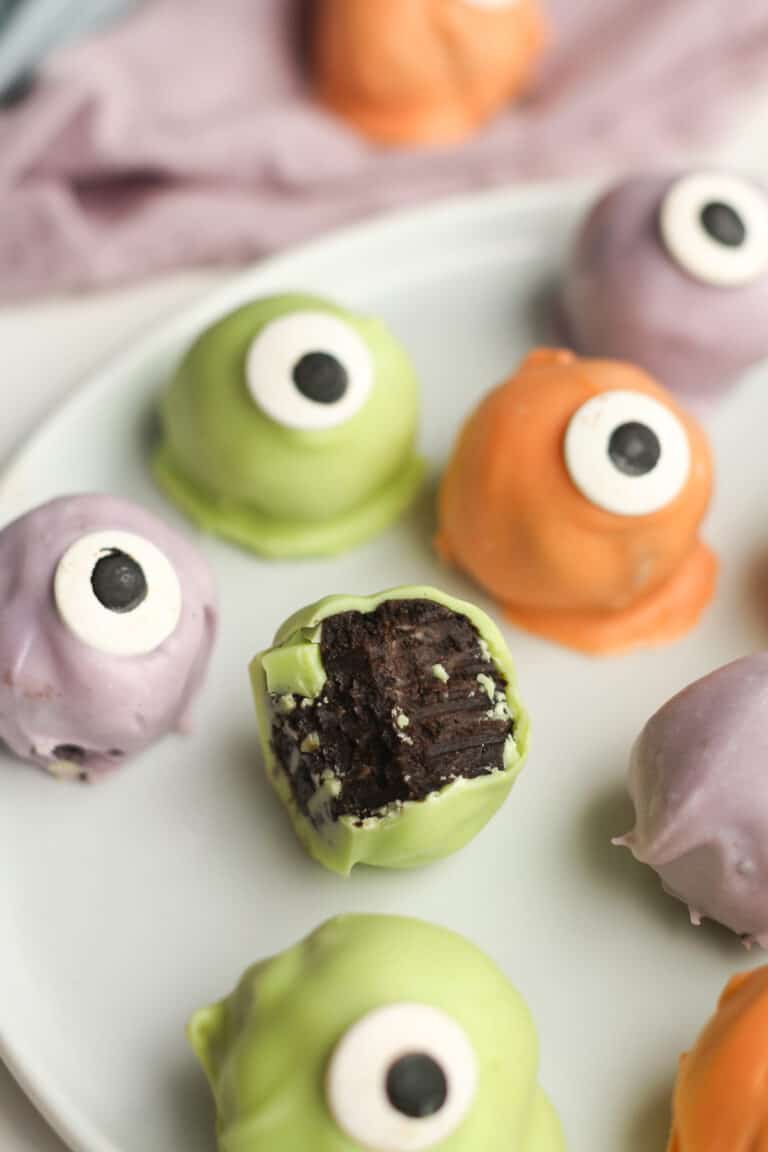 Oreo Cookie Eyeballs - SueBee Homemaker