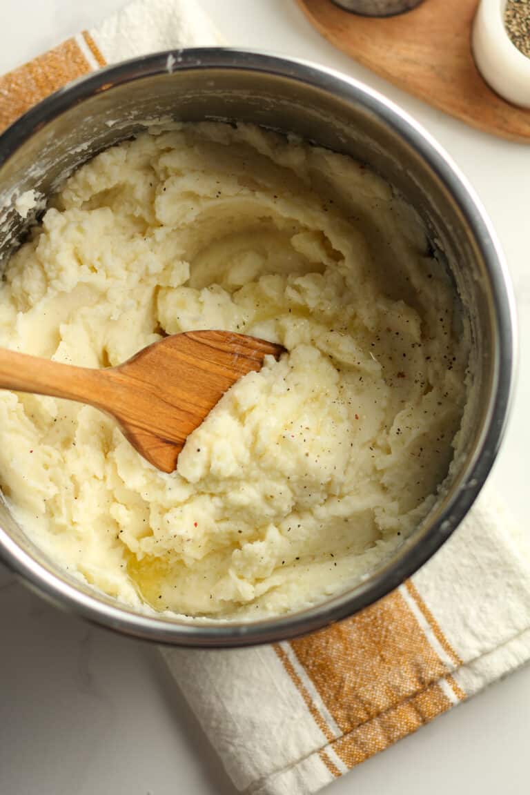 Instant Pot Garlic Mashed Potatoes - SueBee Homemaker