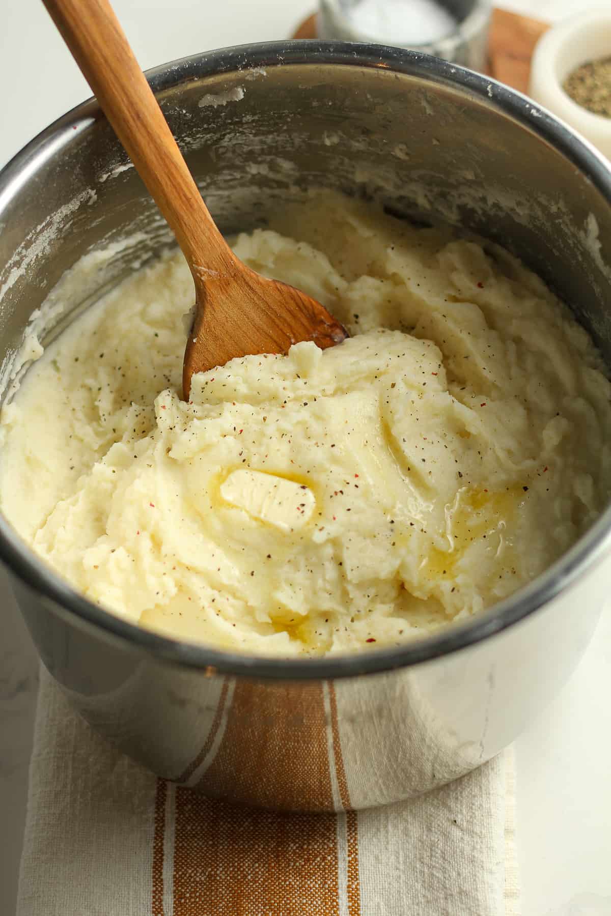 Side shot of creamy garlic mashed potatoes.