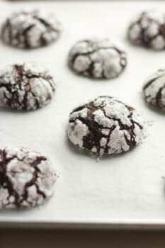 Brownie Crinkle Cookies - SueBee Homemaker