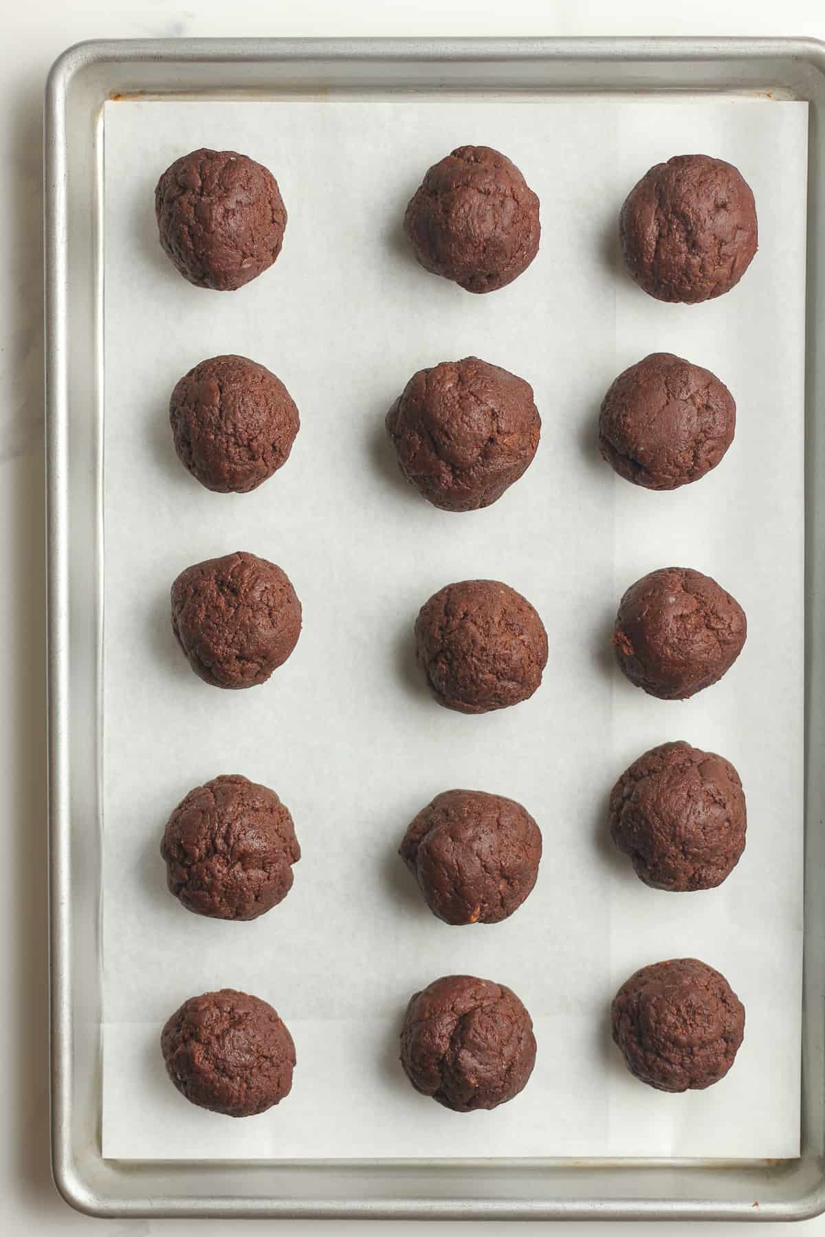 A pan of 15 cookie balls.