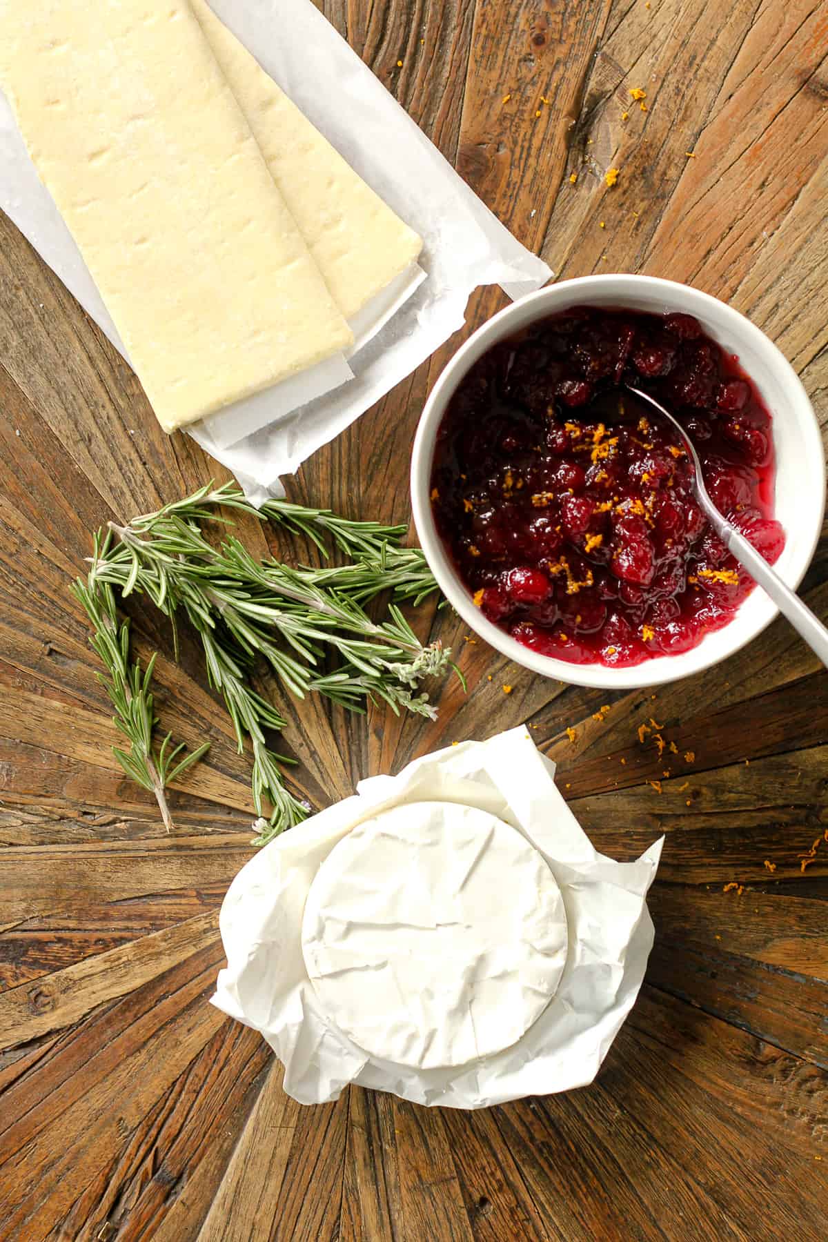 Ingredients for cranberry Brie Bites.