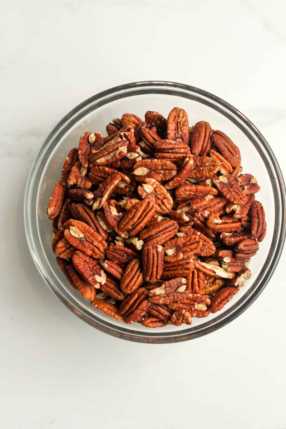 A bowl of the pecans.