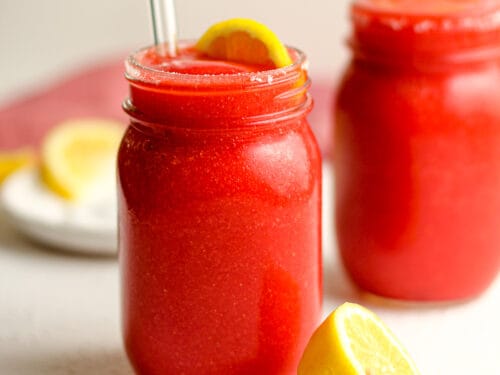 5 Incredible Drinks To Serve In Mason Jars