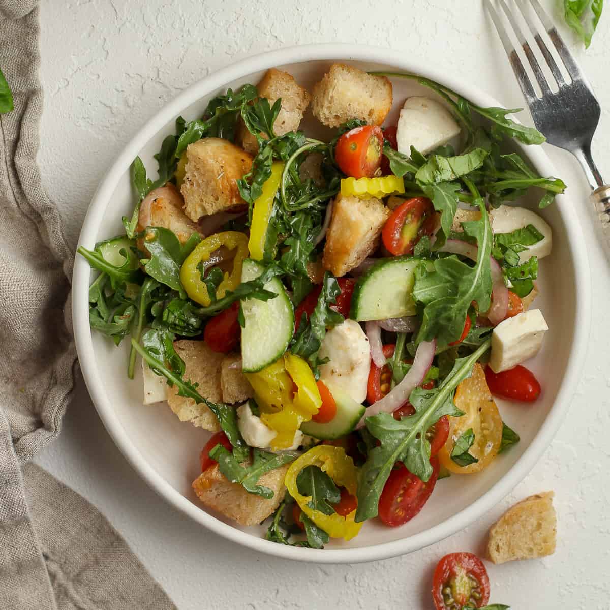 Summer Panzanella Salad with Fresh Arugula - SueBee Homemaker