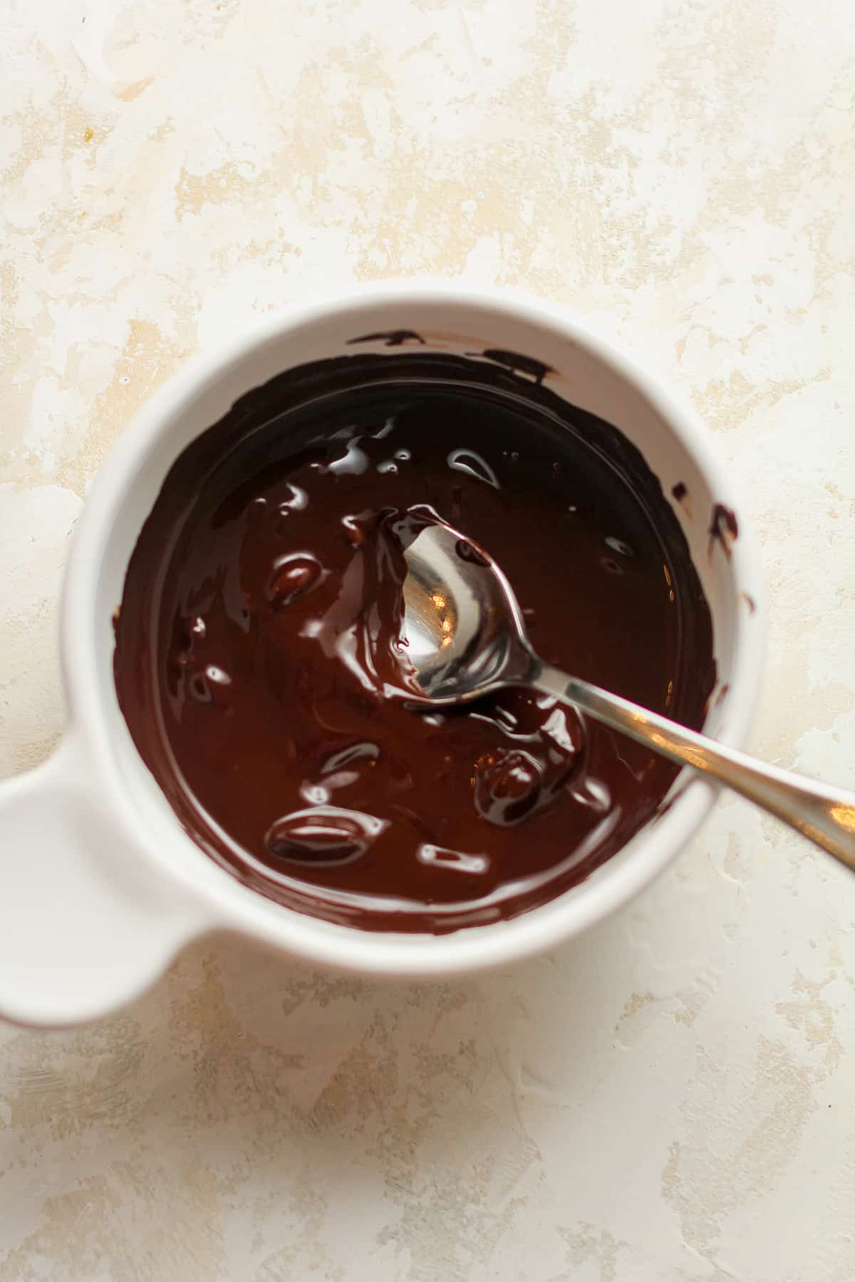 A bowl of the melted chocolate.