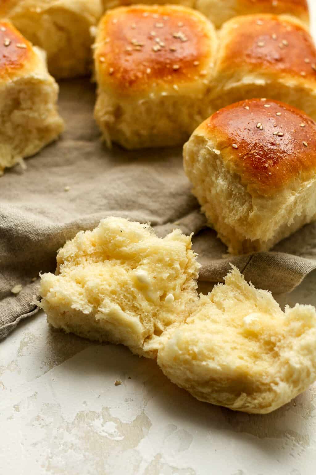 Soft Brioche Dinner Rolls - Suebee Homemaker