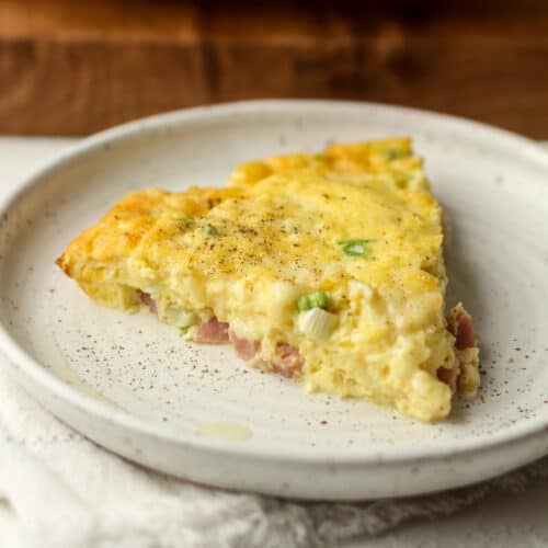 https://suebeehomemaker.com/wp-content/uploads/2022/12/crustless-ham-and-cheese-quiche-recipecard-500x500.jpg