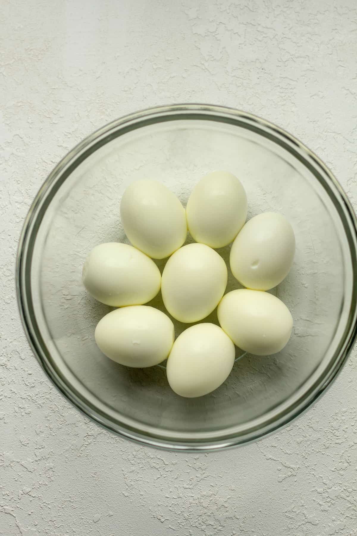 A bowl of the boiled eggs.