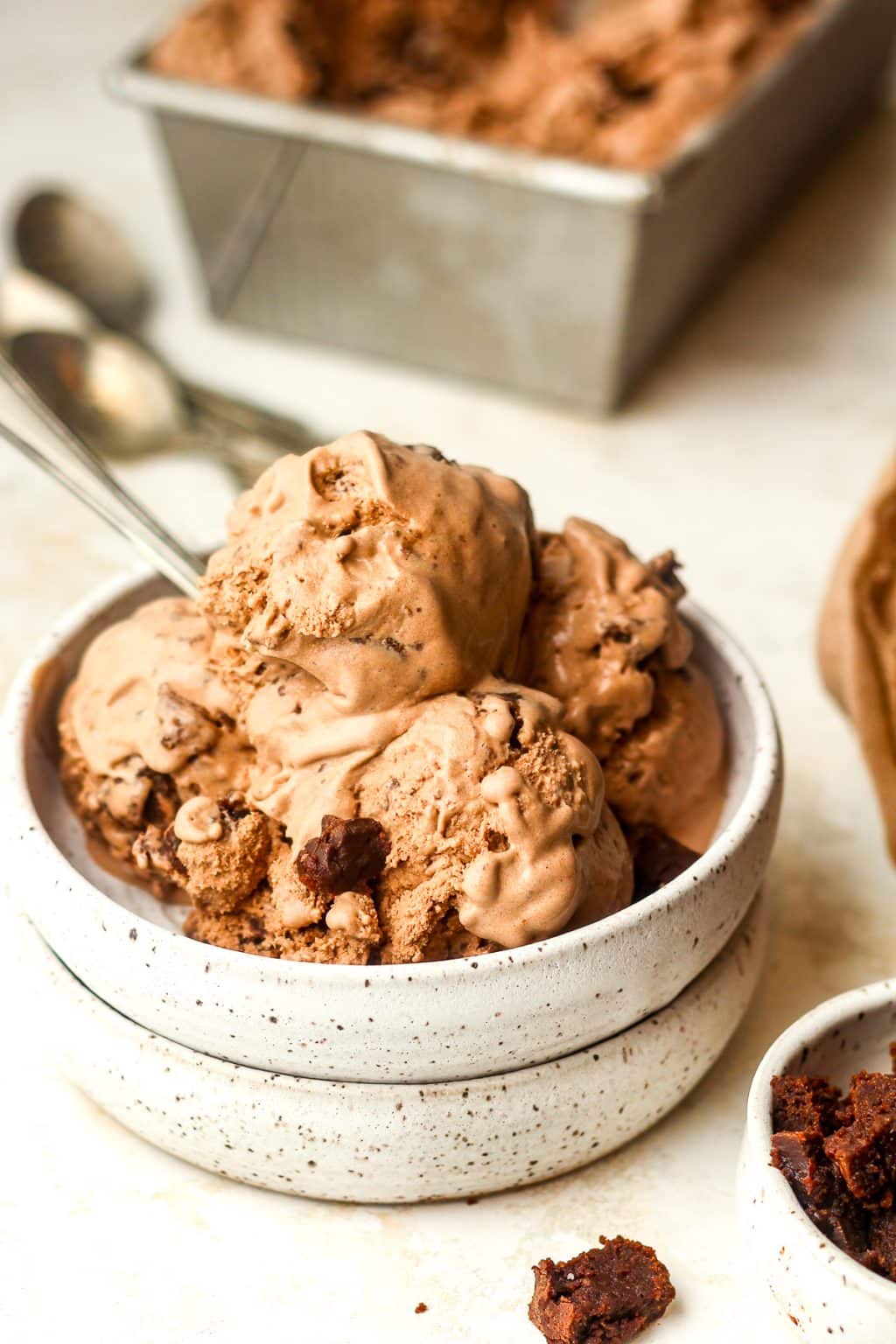 Chocolate Fudge Brownie Ice Cream - SueBee Homemaker