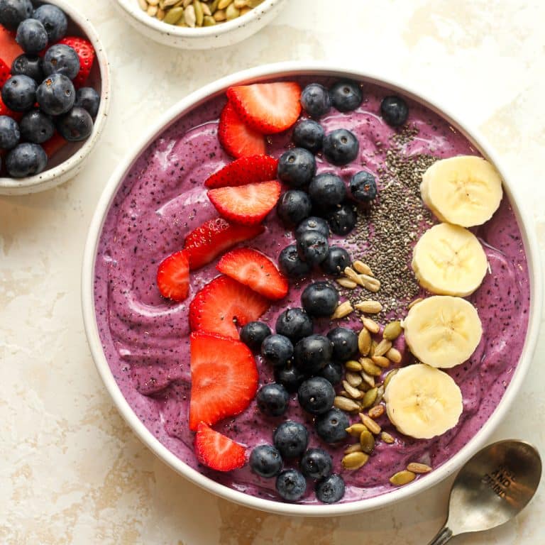 Creamy Blueberry Smoothie Bowls - SueBee Homemaker