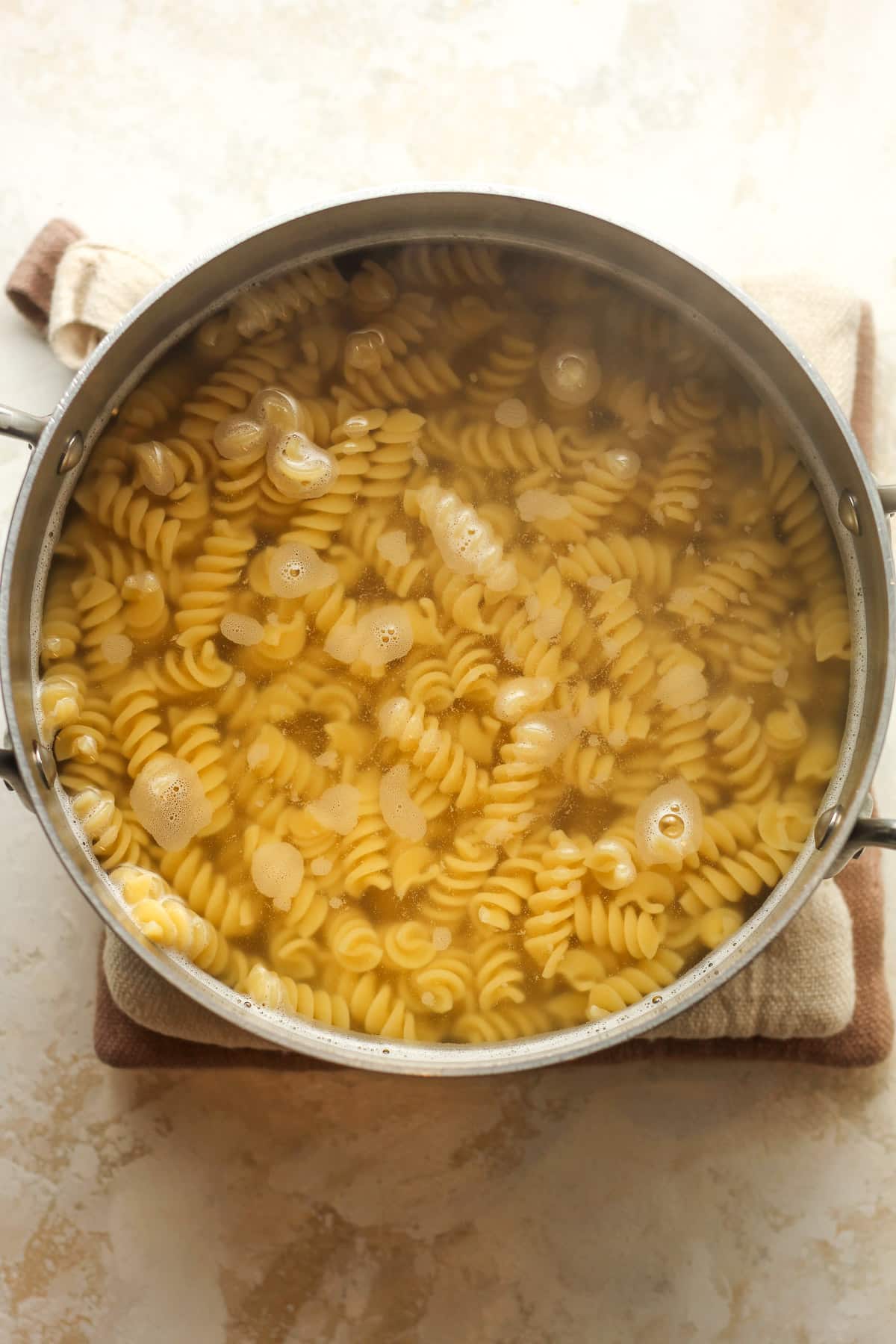 A pot of the rotini noodles.