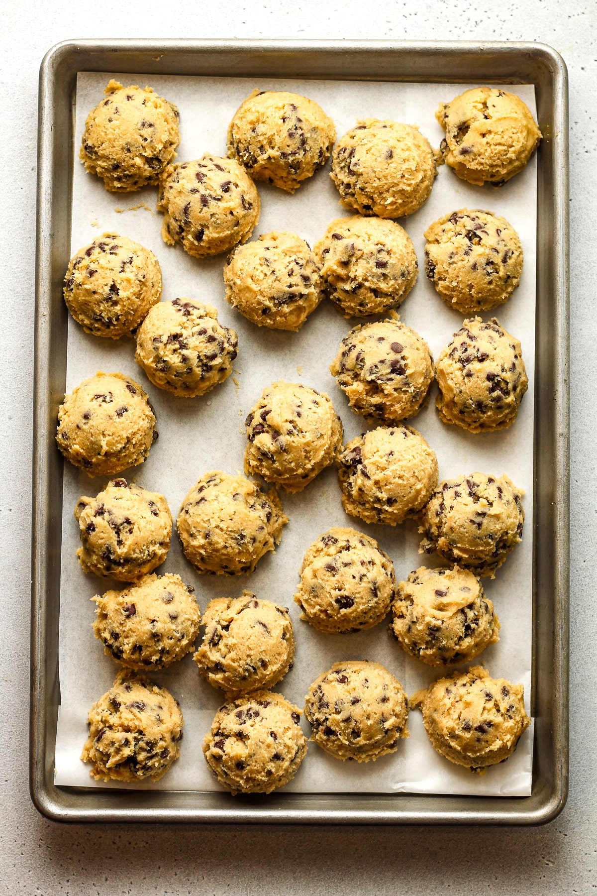 A pan of the cookie balls.