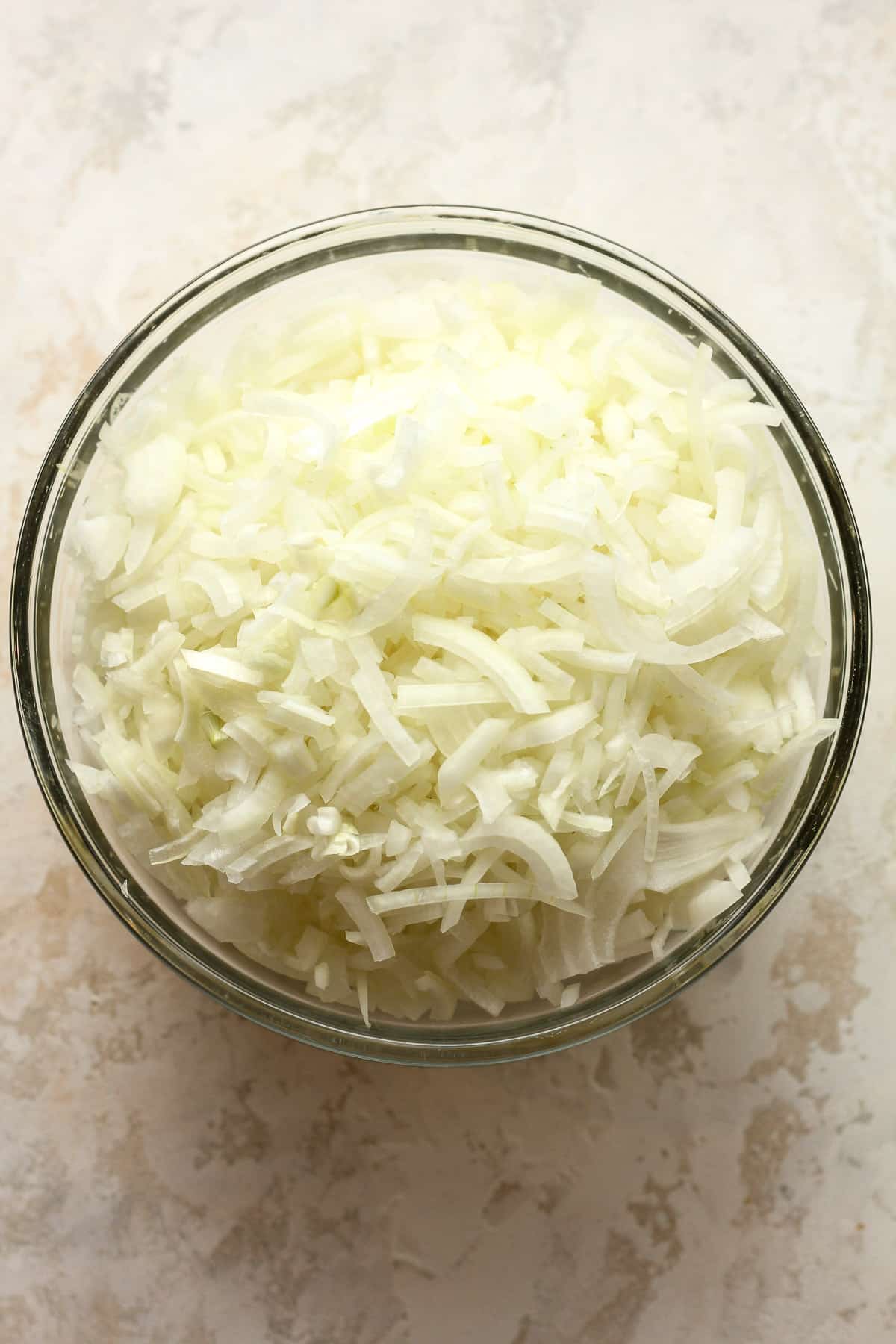 A bowl of the sliced onions.
