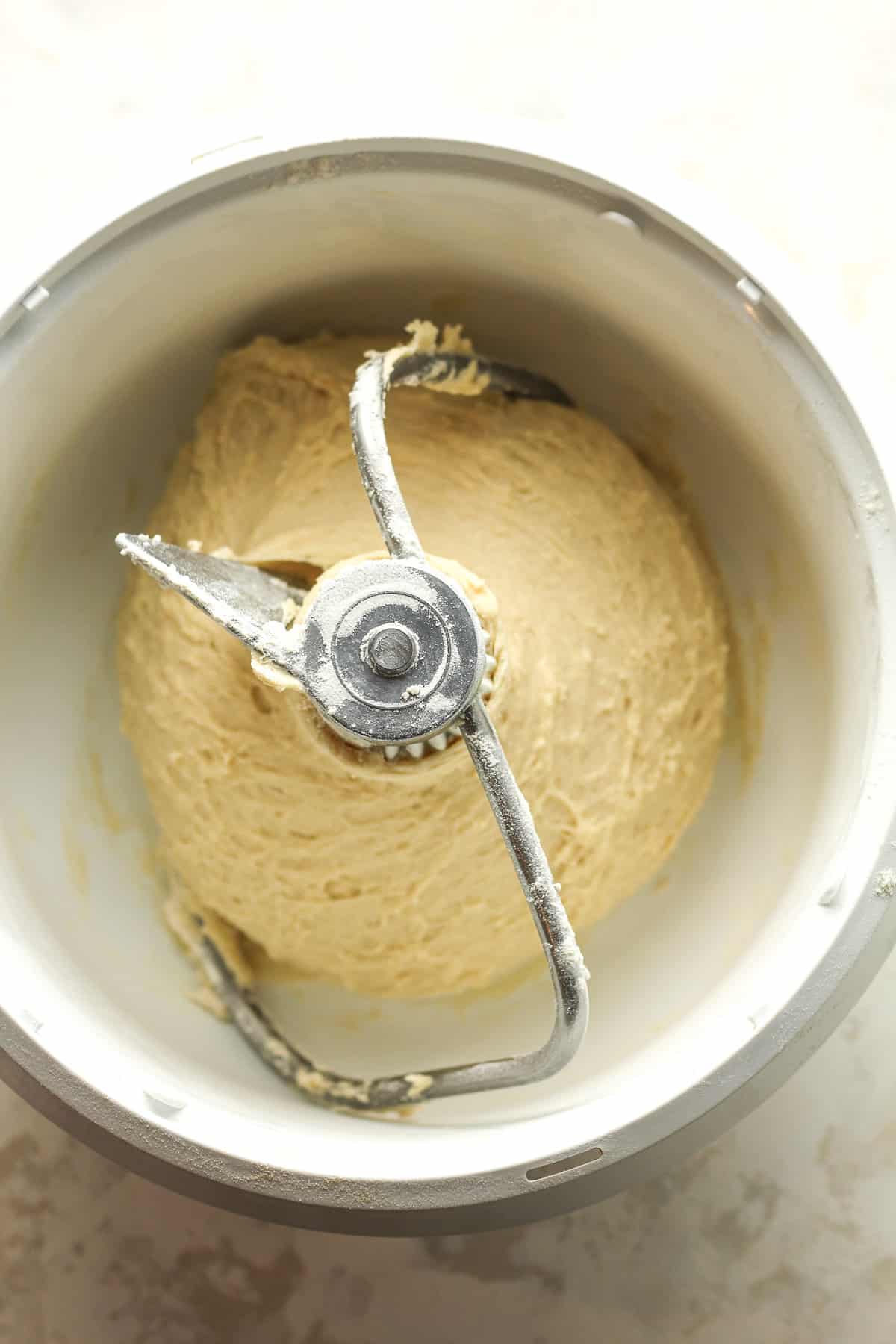 The mixer with the finished dough.